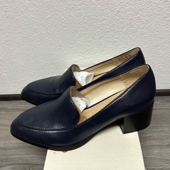 LIFESTRIDE Women's Devyn Slip On Block Heel Loafers (WIDE) - Picture 9 of 10